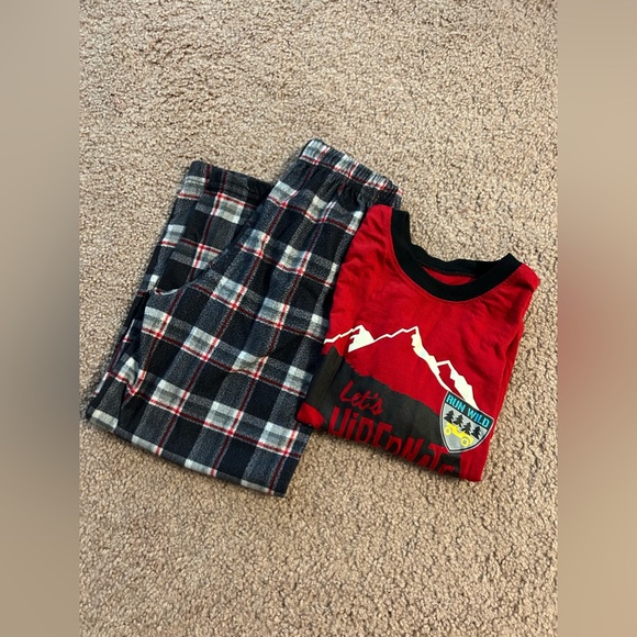 🎄Bundle kids Christmas Pajama set of 2 size 6 From Hanes & Members Mark - Picture 5 of 8